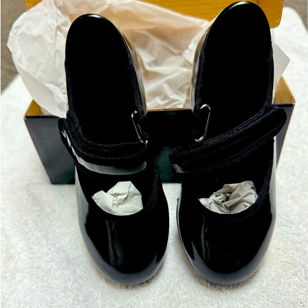 Linodes Easy Strap Tap Shoe Dance Flats for Girls and Boys - Sz 10C